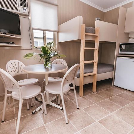 Clyde View Holiday Park เบทแมนส์เบย์ ภายนอก รูปภาพ