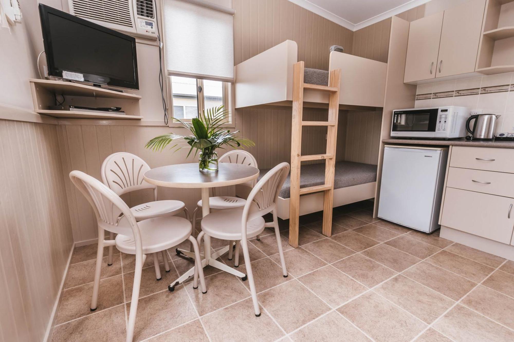 Clyde View Holiday Park เบทแมนส์เบย์ ภายนอก รูปภาพ