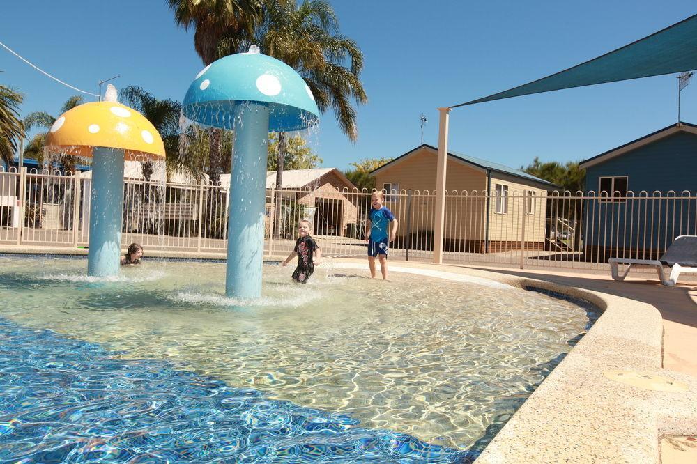 Clyde View Holiday Park เบทแมนส์เบย์ ภายนอก รูปภาพ