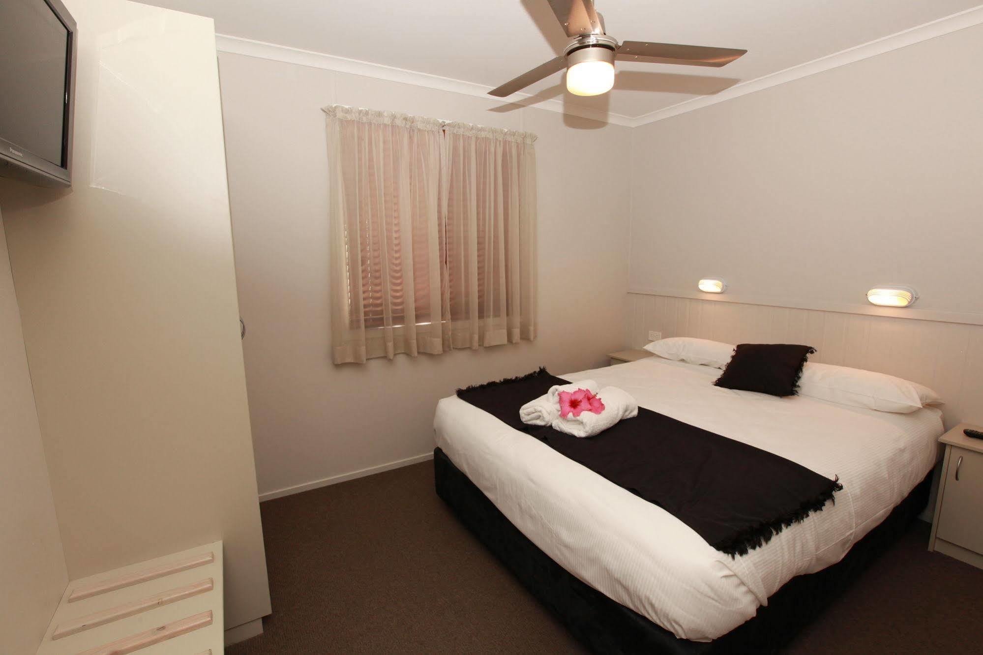 Clyde View Holiday Park เบทแมนส์เบย์ ภายนอก รูปภาพ